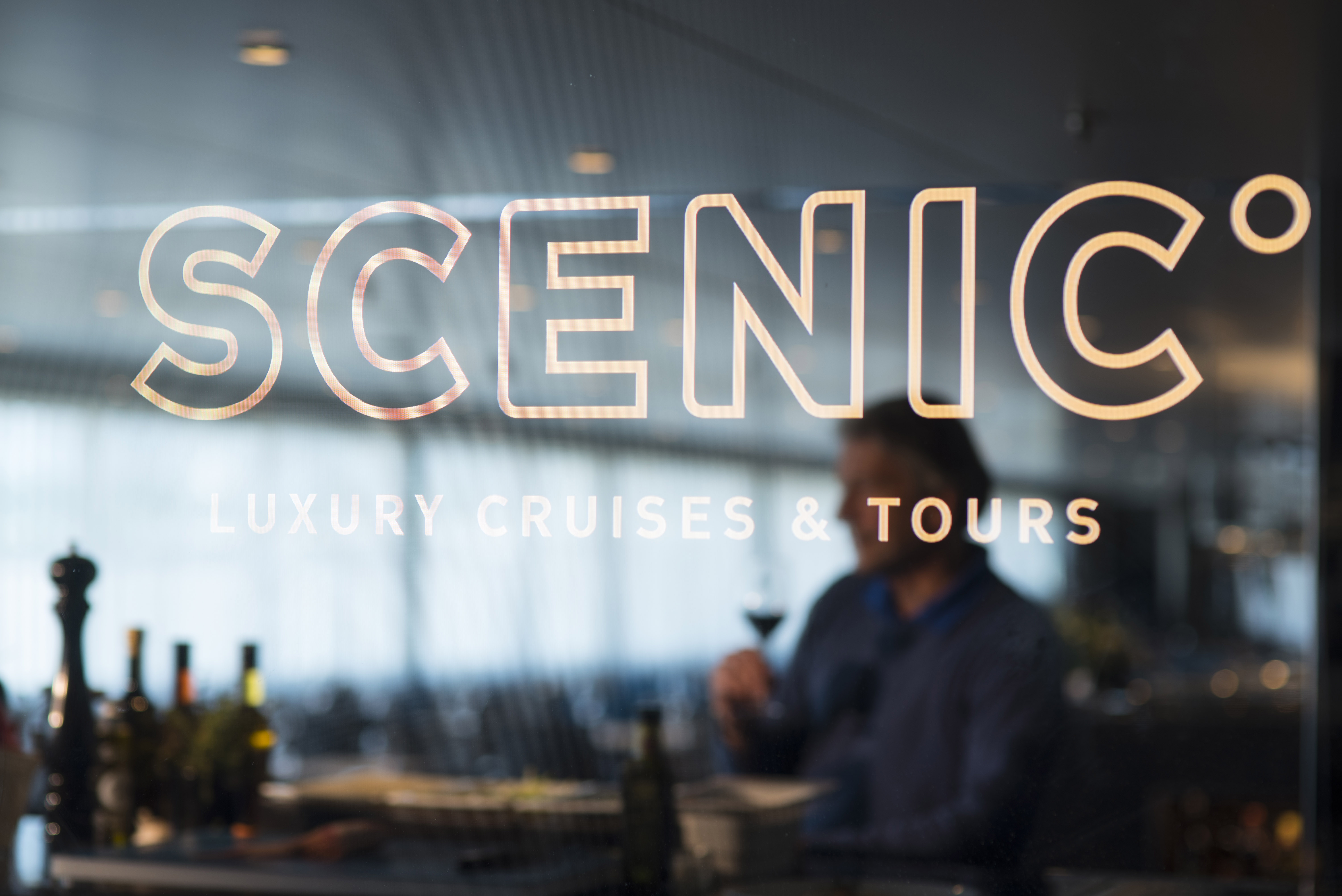 Scenic Jewel - Panorama Lounge & Bar